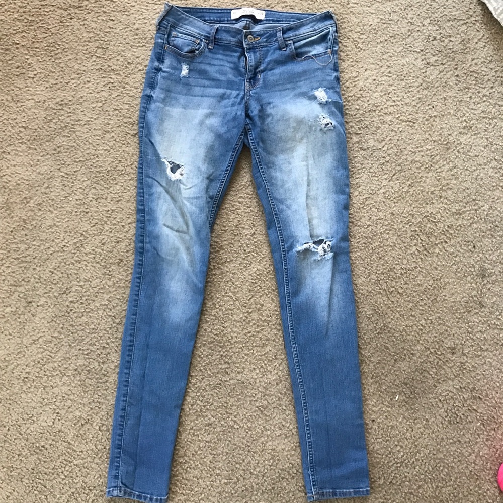 Hollister destroyed jean